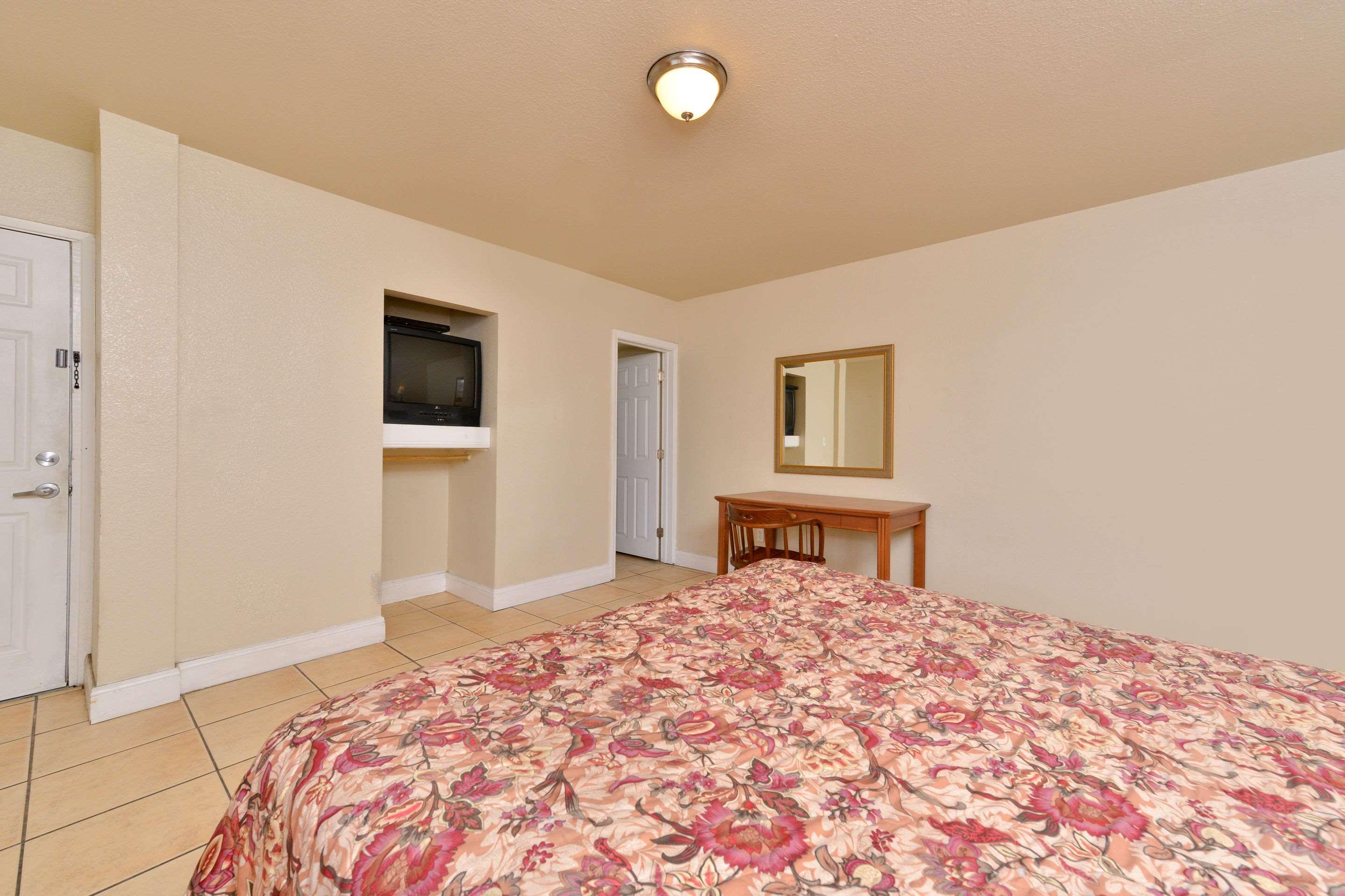 Rodeway Inn Stockton Highway 99 Exteriér fotografie